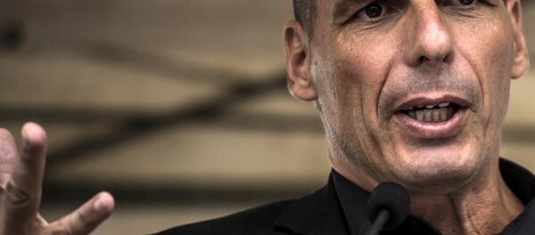 Former Greek Finance Minister Yanis Varoufakis speaks during the 43rd annual Fete de la Rose political meeting on August 23, 2015 in Frangy-en-Bresse. Former Greek Finance Minister Yanis Varoufakis speaks during the 43rd annual Fete de la Rose political meeting on August 23, 2015 in Frangy-en-Bresse. - Sputnik International