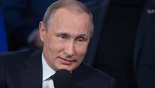 President Vladimir Putin attends Russian Popular Front's media forum, Truth and Justice - Sputnik International