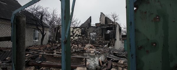 A private house destroyed by shelling inthe village of Chernukhino. - Sputnik International