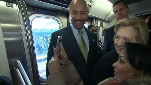 Not Just Embarrassing: Hillary Clinton Broke the Law on NYC Subway - Sputnik International