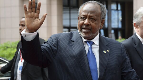 This file photo taken on April 02, 2014 shows Djibouti's president Ismail Omar Guelleh waving as he arrives for the 4th EU-Africa summit on April 2, 2014 at the EU Headquarters in Brussels. - Sputnik International