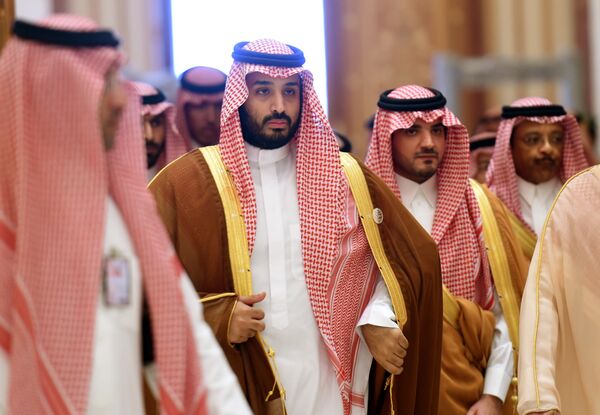 Saudi Defence Minister Mohammed bin Salman (2nd L), who is the desert kingdom's deputy crown prince and second-in-line to the throne, arrives at the closing session of the 4th Summit of Arab States and South American countries held in the Saudi capital Riyadh, on November 11, 2015 - Sputnik International