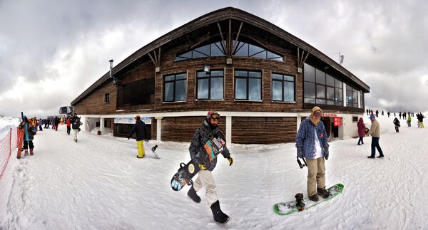 Tourists on the Rosa Peak terminal station in Sochi. - Sputnik International