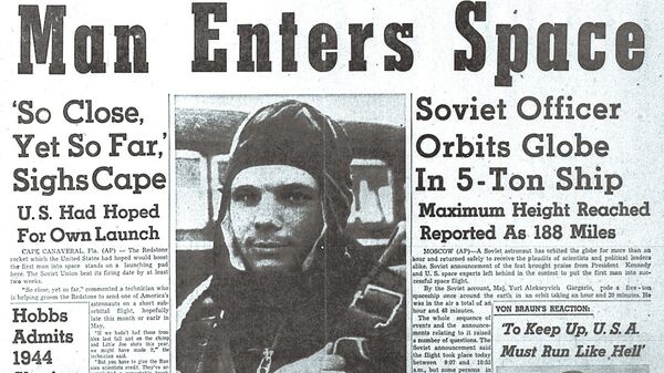 Soviet cosmonaut Yuri Gagarin, the first man to travel into space, hits the headline of the US paper The Huntsville Times on April 12, 1961 - Sputnik International