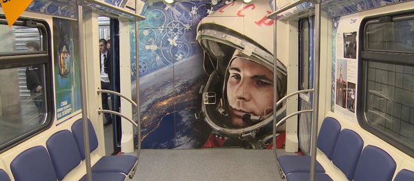 'Let’s go!' Ride the 'Space Train' in Moscow Metro 'Let’s go!' Ride the 'Space Train' in Moscow Metro - Sputnik International