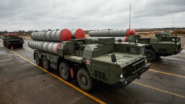 Russian S-300 anti-aircraft missile systems at a parade rehearsal outside St. Petersburg. - Sputnik International