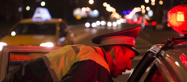 Road patrol service, SWAT conduct a joint raid Road patrol service, SWAT conduct a joint raid - Sputnik International