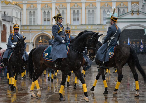 The Horse Guard portion of the parade which, for the first time in history, featured a woman officer. The Horse Guard portion of the parade which, for the first time in history, featured a woman officer. - Sputnik International