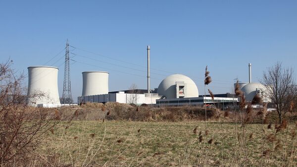 Block A (R) and B, the pressurised water reactors of the nuclear power plant Biblis in the southwestern German town of Biblis (File) - Sputnik International