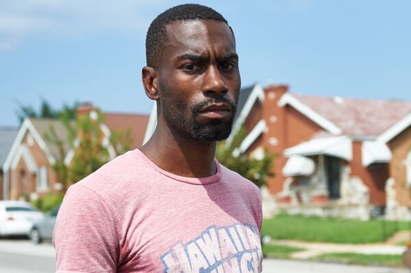 DeRay McKesson, an avid protester, frontline activist and Baltimore mayoral candidate, is seen in St. Louis, Missouri on August 7, 2015.  - Sputnik International