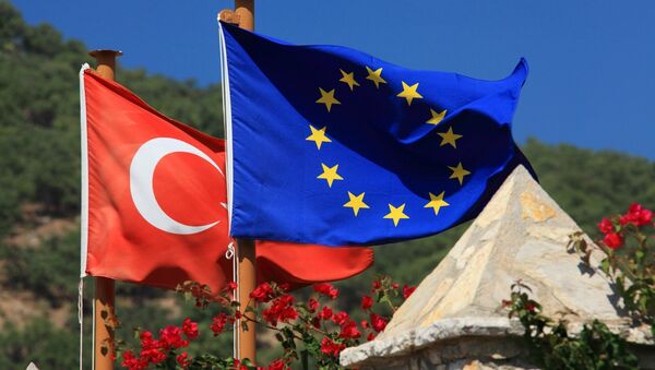 Turkish and EU flags - Sputnik International