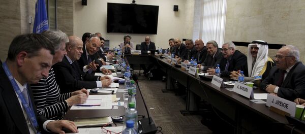 Ramzy Ezzeldin Ramzy, Deputy Special Envoy for Syria (4th L), during the Internal Syrian opposition delegation meeting, in Geneva, Switzerland on April 19, 2015. Ramzy Ezzeldin Ramzy, Deputy Special Envoy for Syria (4th L), during the Internal Syrian opposition delegation meeting, in Geneva, Switzerland on April 19, 2015. - Sputnik International