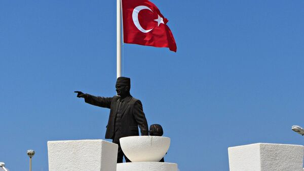 Mustafa Kemal Ataturk statue monument in Fethiye's new town square, Mugla Province, Turkey. - Sputnik International