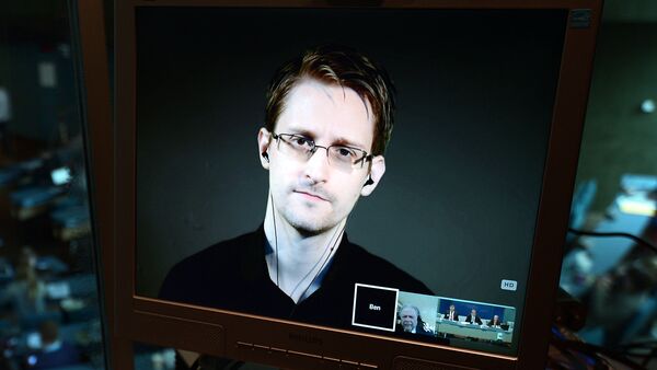 NSA former intelligence contractor Edward Snowden - Sputnik International