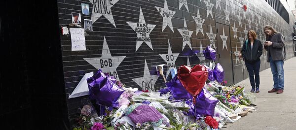 Sales of Prince's Music Soar Following Iconic Artist’s Death Sales of Prince's Music Soar Following Iconic Artist’s Death - Sputnik International