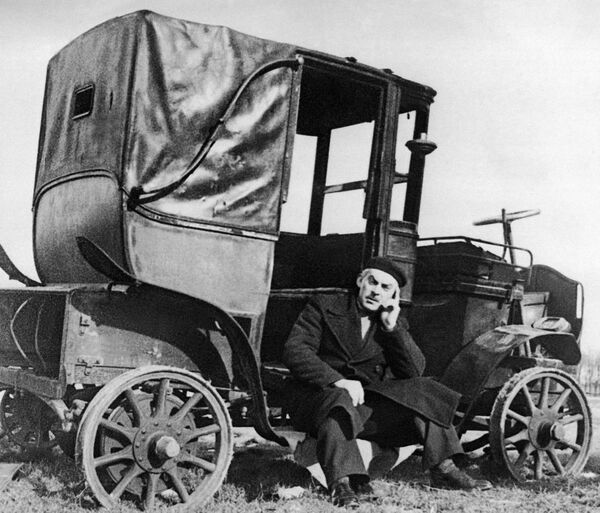 This car once caused a good deal of excitement in the Paris elegant circles and upper class. It is the first model of an electric car and belonged to the Banker Baron Edouard de Rothschild, who has been de-nationalized by the French government - Sputnik International