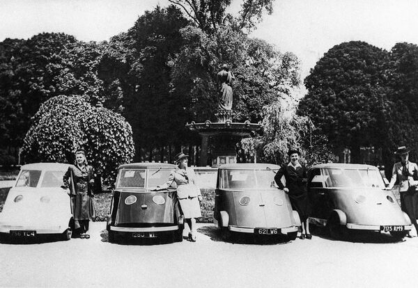The new type of electric car exhibited for the first time on occasion of a fashion show in Paris on May 31, 1941 - Sputnik International