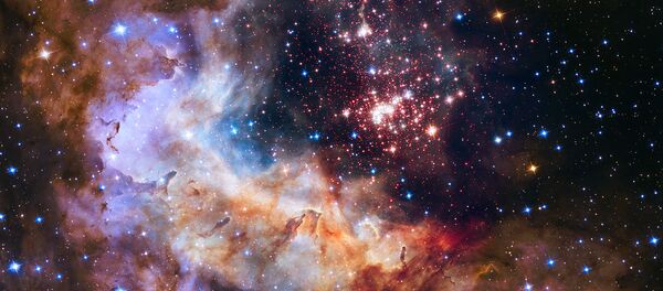 NASA Unveils Celestial Fireworks as Official Image for Hubble 25th Anniversary - Sputnik International