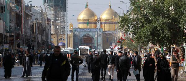 People gather outside the Shiite shrine of Imam Musa al-Kadhim, in Baghdad’s northern district of Kadhimiya on January 3, 2016 People gather outside the Shiite shrine of Imam Musa al-Kadhim, in Baghdad’s northern district of Kadhimiya on January 3, 2016 - Sputnik International
