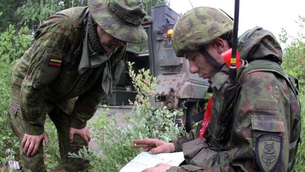 Lithuanian soldiers take part in a field training exercise, file. - Sputnik International