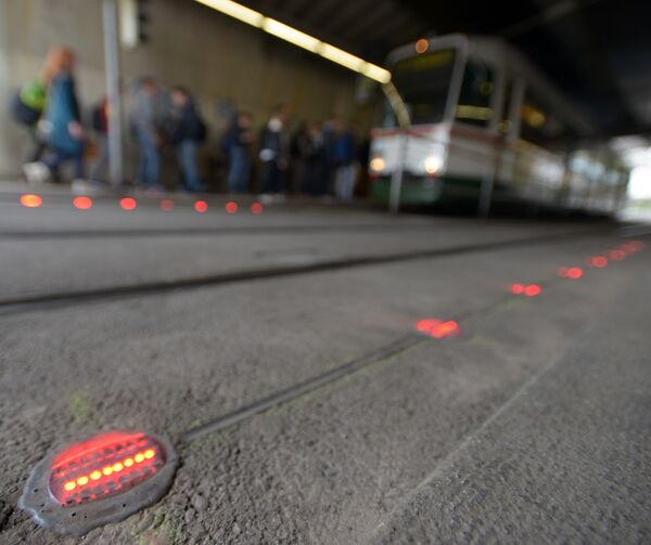 German City Introduces Pedestrian Crossings for Mobile Phone Addicts German City Introduces Pedestrian Crossings for Mobile Phone Addicts - Sputnik International