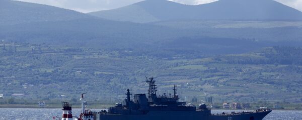 The Russian Navy's landing ship Alexander Otrakovsky sails in the Dardanelles, on its way to the Mediterranean Sea in Canakkale, Turkey, April 25, 2016. The Russian Navy's landing ship Alexander Otrakovsky sails in the Dardanelles, on its way to the Mediterranean Sea in Canakkale, Turkey, April 25, 2016. - Sputnik International
