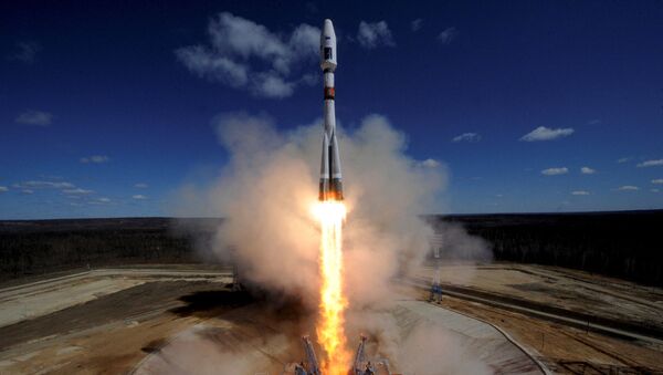 A Russian Soyuz 2.1A rocket carrying Lomonosov, Aist-2D and SamSat-218 satellites lifts off from the launch pad at the new Vostochny cosmodrome outside the city of Uglegorsk - Sputnik International