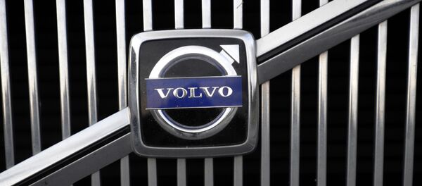 The logo of the Swedish car manufacturer Volvo is pictured on a car in Gothenburg, southwestern Sweden - Sputnik International