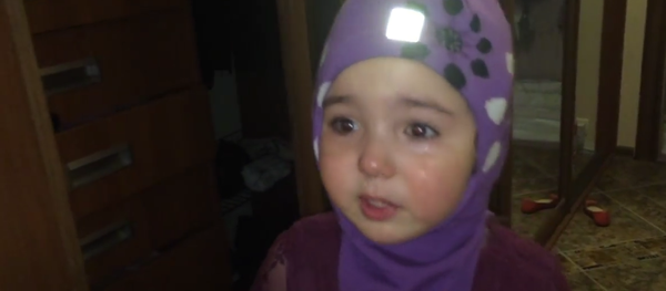 A video of a little Russian girl having a major fit and threatening to run away to Africa, where she’d starve herself to death because her parents “always” discipline her for not behaving well went viral on the Internet with almost 1.5 million views. - Sputnik International