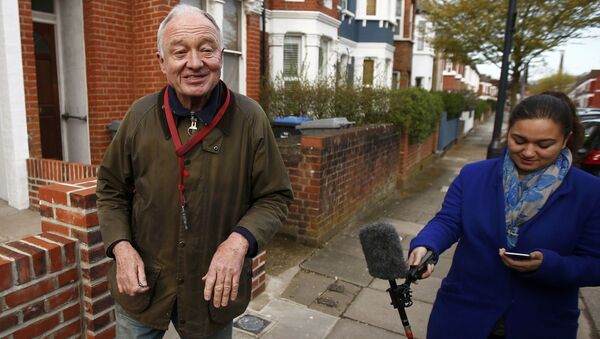 Former London Mayor Ken Livingstone speaks to members of the media as he leaves his home in London, Britain April 29, 2016. - Sputnik International