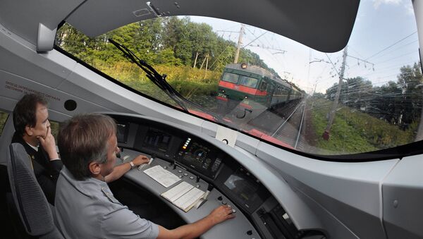 High-speed train Sapsan on route from St. Petersburg to Moscow. - Sputnik International