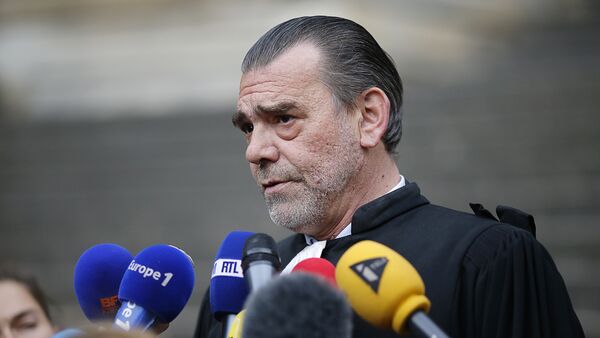 Frank Berton, lawyer of Paris attacks suspect Salah Abdeslam, speaks to the press at the Paris courthouse - Sputnik International