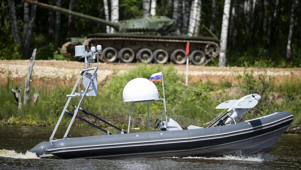A demonstration flight of a fixed-wing unmanned aerial vehicle (launched from a BK-10 Typhoon motor boat) at the Army 2015 International Military-Technical Forum in Kubinka - Sputnik International