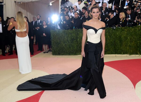 Emma Watson arrives at The Metropolitan Museum of Art Costume Institute Benefit Gala, celebrating the opening of Manus x Machina: Fashion in an Age of Technology on Monday, May 2, 2016, in New York - Sputnik International