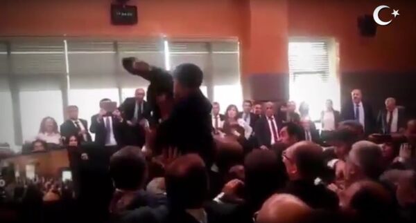 Turkish parliament debate on lawmakers' immunity ends in a brawl (02 05 2016)   - Sputnik International