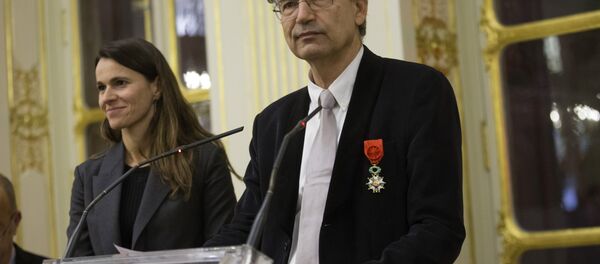 Orhan Pamuk, Turkish novelist and a Nobel Laureate, speaks after he was awarded the medal of Commander of Arts and Letters. Orhan Pamuk, Turkish novelist and a Nobel Laureate, speaks after he was awarded the medal of Commander of Arts and Letters. - Sputnik International