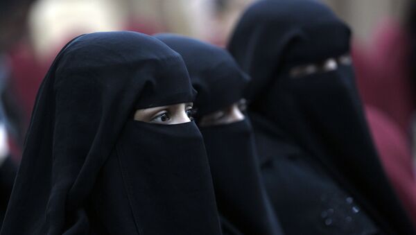 Women in niqabs - Sputnik International