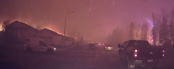 Canada Can’t Stop Enormous Wildfires Burning Down Towns Across Alberta Canada Can’t Stop Enormous Wildfires Burning Down Towns Across Alberta - Sputnik International