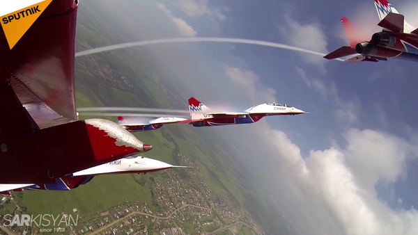 Supersonic Aces: Russian 'Swifts' Aerobatic Team Celebrates 25th Anniversary - Sputnik International