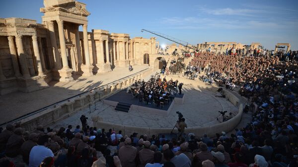 Mariinsky Theater orchestra performs in Palmyra - Sputnik International