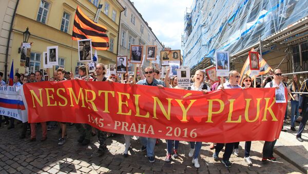 Some 700 people on Sunday took part in the first Immortal Regiment patriotic initiative held in the Czech capital of Prague, a RIA Novosti correspondent reported. - Sputnik International