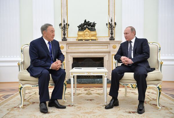 Russian President Vladimir Putin meets with Kazakh President Nursultan Nazarbayev - Sputnik International