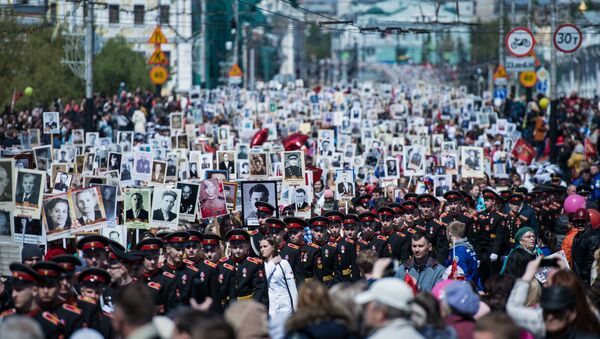 Participants of the Immortal Regiment march held in Moscow to mark the 71st anniversary of Victory in the 1941-1945 Great Patriotic War - Sputnik International