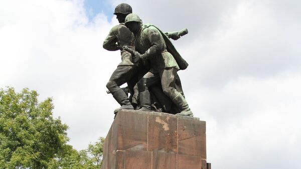 A Soviet war memorial in Poland - Sputnik International