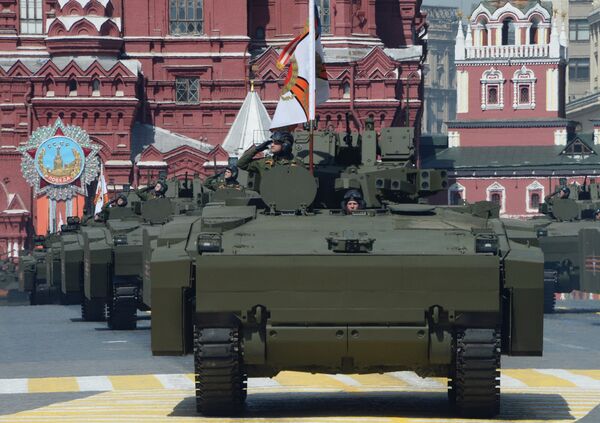 Kurganets-25 armored personnel carriers with medium-category caterpillar chassis at the military parade to mark the 71st anniversary of Victory in the 1941-1945 Great Patriotic War, May 9, 2016 - Sputnik International