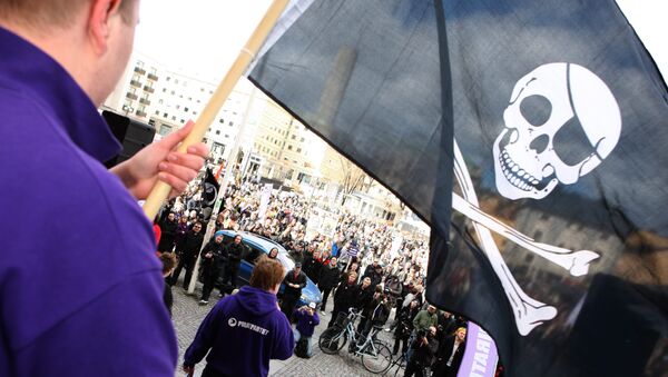 Supporters of the web site 'The Pirate Bay', one of the world's top illegal filesharing websites, demonstrate in Stockholm (file) - Sputnik International
