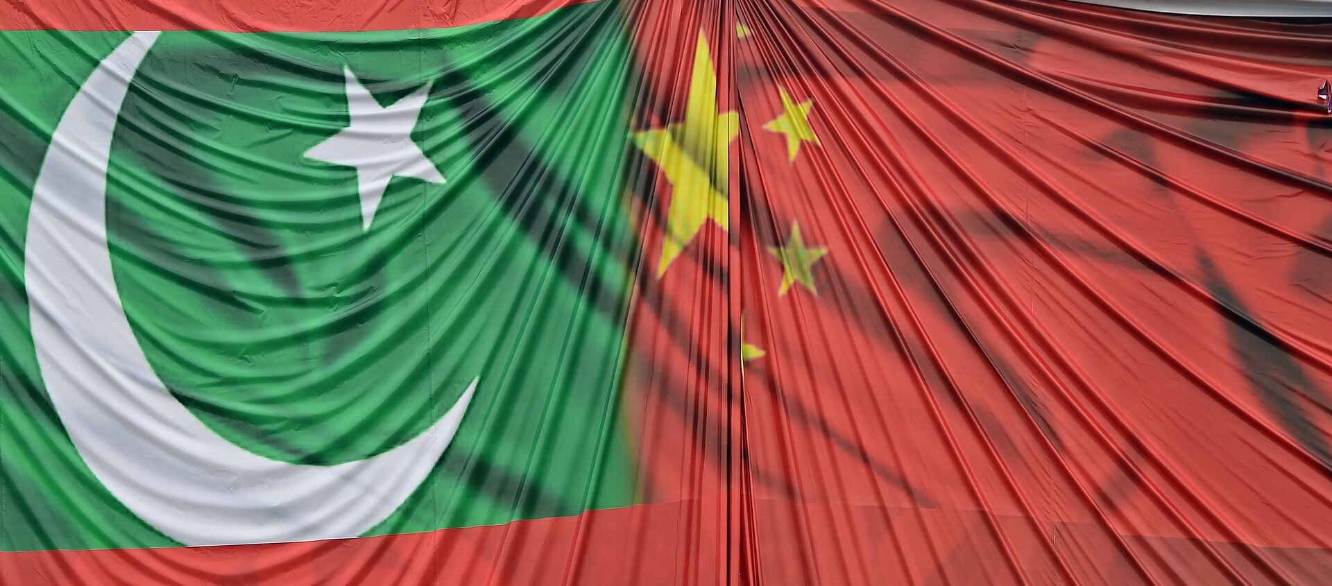 Flags of Pakistan and China - Sputnik International, 1920, 27.07.2021