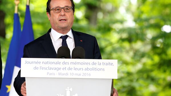 French President Francois Hollande delivers a speech during a ceremony at the Luxembourg Gardens to mark the abolition of slavery and to pay tribute to the victims of the slave trade, in Paris, May 10, 2016. - Sputnik International