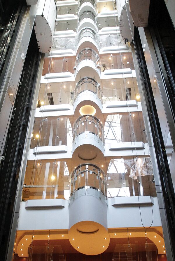 A lift inside the Harmony of the Seas is pictured Thursday Feb. 18, 2016 at the Shipyard in Saint-Nazaire A lift inside the Harmony of the Seas is pictured Thursday Feb. 18, 2016 at the Shipyard in Saint-Nazaire - Sputnik International