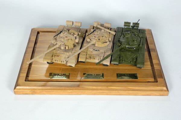 Models of the T-90, the T-80U and the T-72M1 tanks - Sputnik International